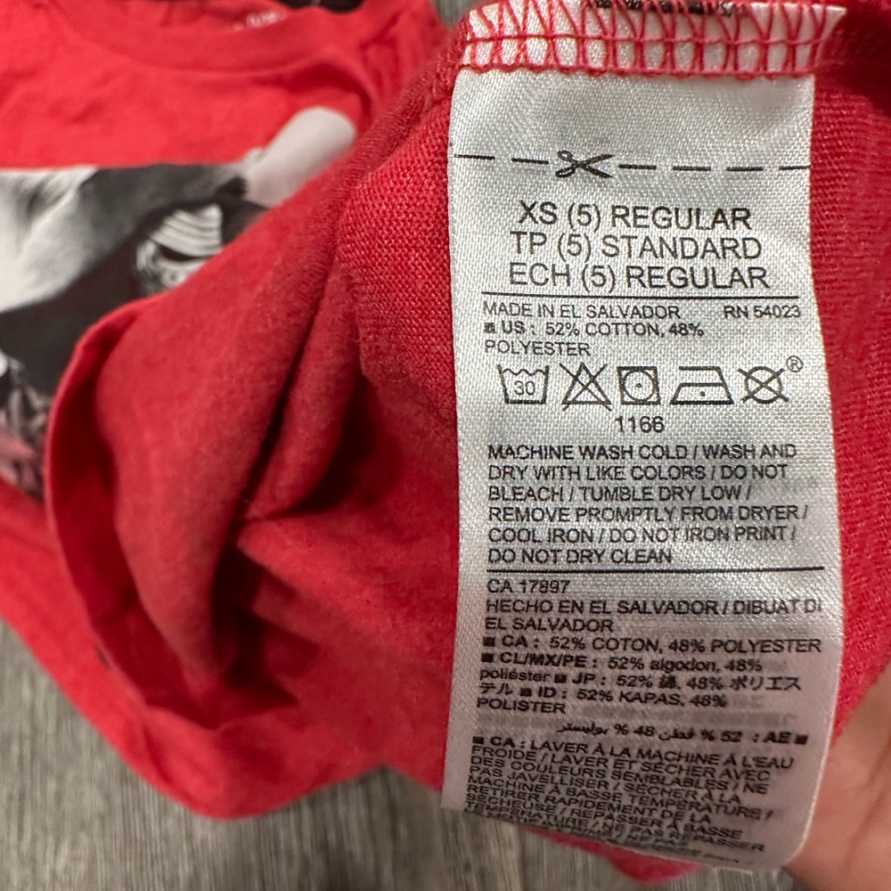 Old Navy Red Kylo Ren Star Wars Collectabilitees T-Shirt, Size XS - Picture 3 of 4